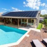 tetto-fotovoltaico-piscina-casa-1024x661